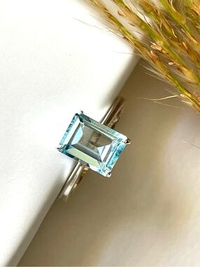 AAA+ Natural Blue Topaz emerald cut Ring in 925 Sterling Silver US: 6 (6*4mm)
